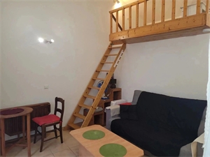 appartement à la location -   13109  SIMIANE-COLLONGUE, surface 24 m2 location appartement - APR675637